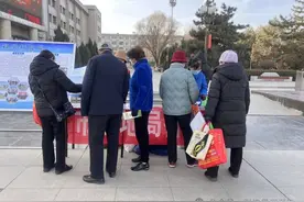 张掖黑河湿地国家级自然保护区管理局积极参加“3·12植树节”集中宣传活动图片