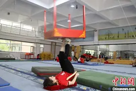 中国“杂技之乡”的“洋学生”：融于身体的是艺术也是文化图片