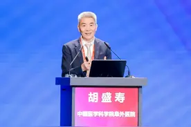 我国每年约458万人死于心血管病！全国政协委员胡盛寿呼吁采取一项重要防控举措！图片