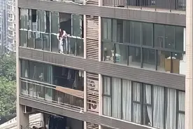 重庆女子扔下小孩！亲属称其精神异常，附近商户称现场已处理图片