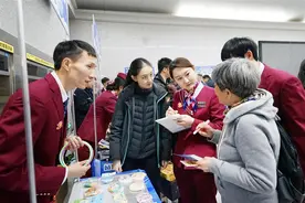 武汉地铁“青年文明号”亮相！他们推出的创新服务，让乘客出行更便捷图片