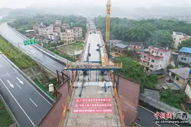 柳梧铁路4标项目跨高速公路连续梁合龙图片