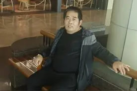 这一跳得有多大勇气！52岁滴滴司机跳桥救起4岁孩子图片