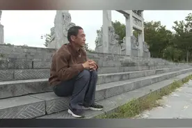 男子神秘失踪27年，归来时背部多处被烟头烫伤痕迹，腿曾骨折，他的经历堪比电视剧图片