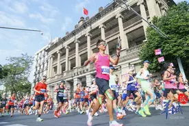 老城区里跑马拉松，好劲啊！｜2024广州马拉松图片