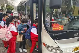 “小车轮”转出“大民生”  ——湘潭公交紧扣民生之本写实“民生答卷”图片