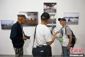 台湾摄影师“陆漂”二十载 用镜头“回望”故乡图片