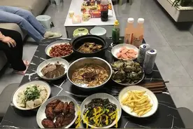 农村小伙除夕坟前告慰离世父亲：“爸，今年我买房了，我把妈也接来了”图片