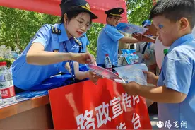 公路人人护，路畅心舒畅——西安市交通运输综合执法支队执法一大队集中开展“路政宣传月”活动图片