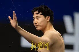 覃海洋50米蛙泳25秒38夺冠，刷新短池亚洲纪录！图片