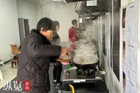 过年不休息！河北这对母子，为患者开了家“爱心厨房”……图片