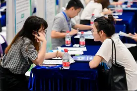 年薪最高60万！50家新能源企业揽才，推出1450余个岗位图片