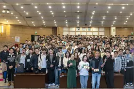 著名航海家翟墨“知名高校巡回分享会”在山东大学收官图片