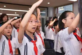 《报童故事》走进报童小学，《卖报歌》再次响起图片