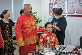 荆州区郢城镇五台村开展“浪漫七夕节，圆梦婚纱照”活动图片