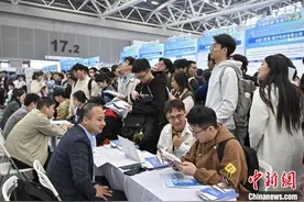 广东“最强春招会”启动 超千家单位提供超5万个岗位图片