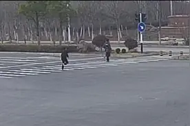 大皖正能量｜合肥三名少年街头救人后默默离开 交警找到学校才知晓图片
