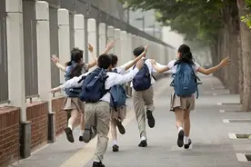 孩子不想开学，竟选择离家出走！需警惕开学综合征图片
