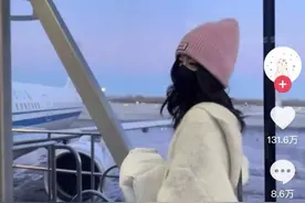 知名女星病后首度公开露面！走路摇晃拿不稳勺，网友：好心疼图片