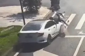 重庆摩托司机等红绿灯被撞身亡，肇事者被刑拘！系因疲劳驾驶图片