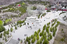 宁夏石嘴山：清明假期迎来短途游图片