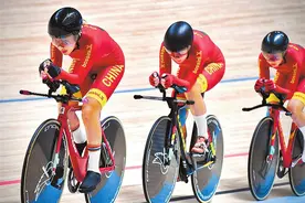 洛阳场地自行车世青赛首日 中国女队破纪录拿冠军图片