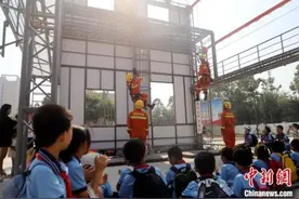 “119”宣传月：福建消防普及消防安全知识 提升群众自救互救能力图片