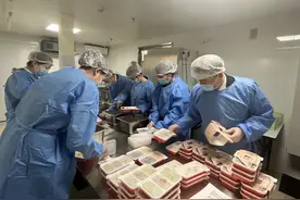 不一样的春运｜高铁上一盒好饭，串起“舌尖上的中国”图片