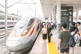 老区湾区“牵手” 广东高铁“成环” 梅龙高铁补齐双环高铁缺口图片
