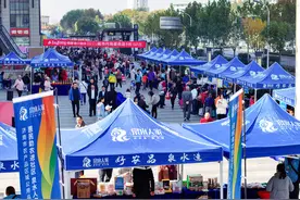 “泉水人家”走进K88名泉广场，市民共享“舌尖盛宴”图片
