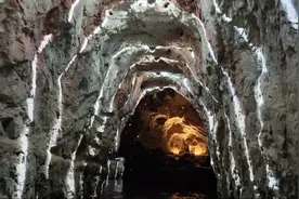 安顺龙宫景区灯光升级：打造全新“水下龙宫”奇景图片