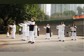 一个动作就能补元气、调气血、强身健体！很适合夏天做！图片