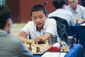少年擎旗踏战场！济南少年姜昊辰征战国际象棋甲级联赛归来图片