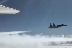 习近平主席专机进入俄罗斯领空 俄空军战机升空护航图片