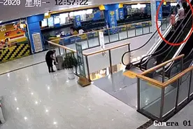 搭乘自动扶梯，这些安全细节要注意图片