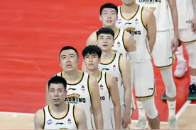 连续三个赛季总决赛横扫对手 辽宁队CBA三连冠图片