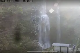 庐山景区再现“疑是银河落九天”盛景图片