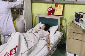 26岁武汉大学医学女博士，入职成为医生前先救了一条命图片