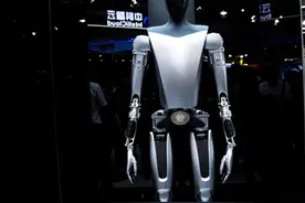 马斯克称监管式FSD今年有望在中国推出，加倍押注Dojo图片