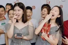 00后“职业伴娘”：参加过近30场婚礼，每场收费400—500元图片