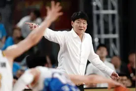 只待官宣！邱彪将任山东高速男篮主帅，上赛季带领新疆队取得亚军图片