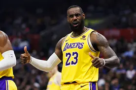 NBA｜老詹决胜节5记3分引领湖人大逆转赢得洛城德比  迫近伟大纪录图片