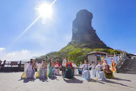 来“天空之城”梵净山 赴一场冬日暖心音乐会图片