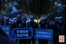 自贡代驾小哥：午夜“摆渡人”有欢笑也有不易图片