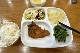 一荤三素32.1元！杭州网友：社区食堂有点贵，运营方迅速调整图片