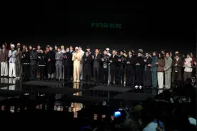 “杉杉丨中国西服流行趋势发布”亮相中国时装周图片