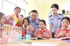 梦想从这里启航！珠海边检为广西学子捐建新教室图片