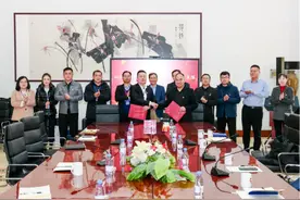 山东圣翰学院机关第一党支部与山师大校长办公室党支部结对共建图片