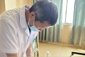 年纪越大，脚丫子越弯，连路都走不了？你可能是被这病叮上了图片