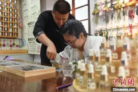 胶东非遗手作香“燃”出夏日清凉图片